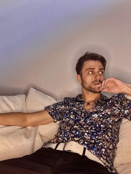 Just wondering, are you coming to see me? by ConnorLive_