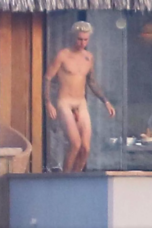 Justin Bieber posted by cassandras_eyes