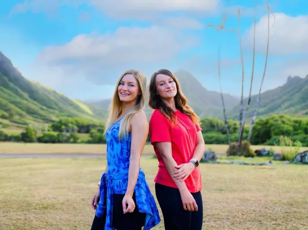 Justine Ezarik And Jenna Ezarik by TaylorSwiftIsSexy