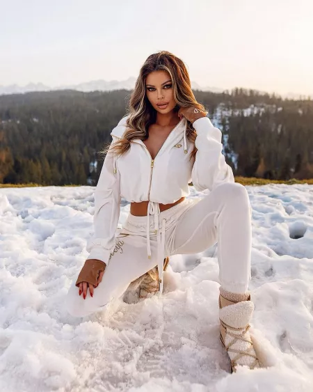 Justyna Gradek by BOOOOOOOBIES