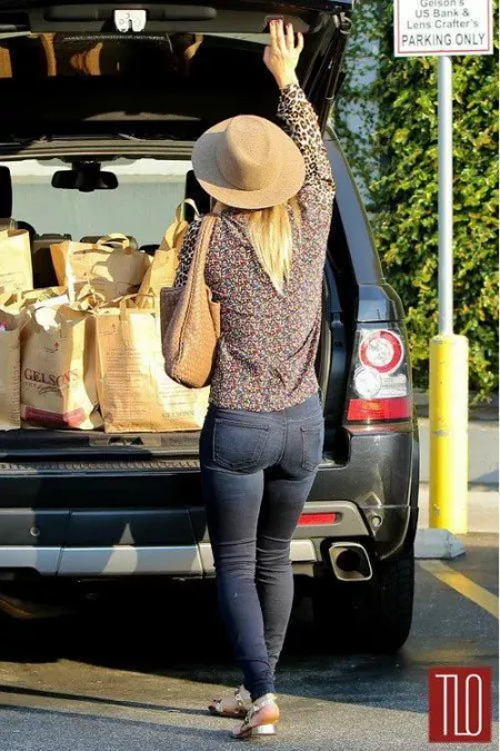 Kaley Cuoco by kyleslingo