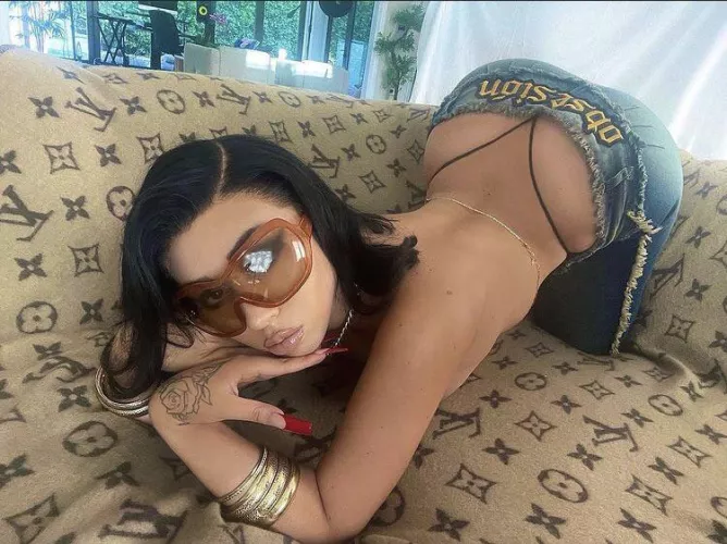 Kali Uchis by Comprehensive_Golf45