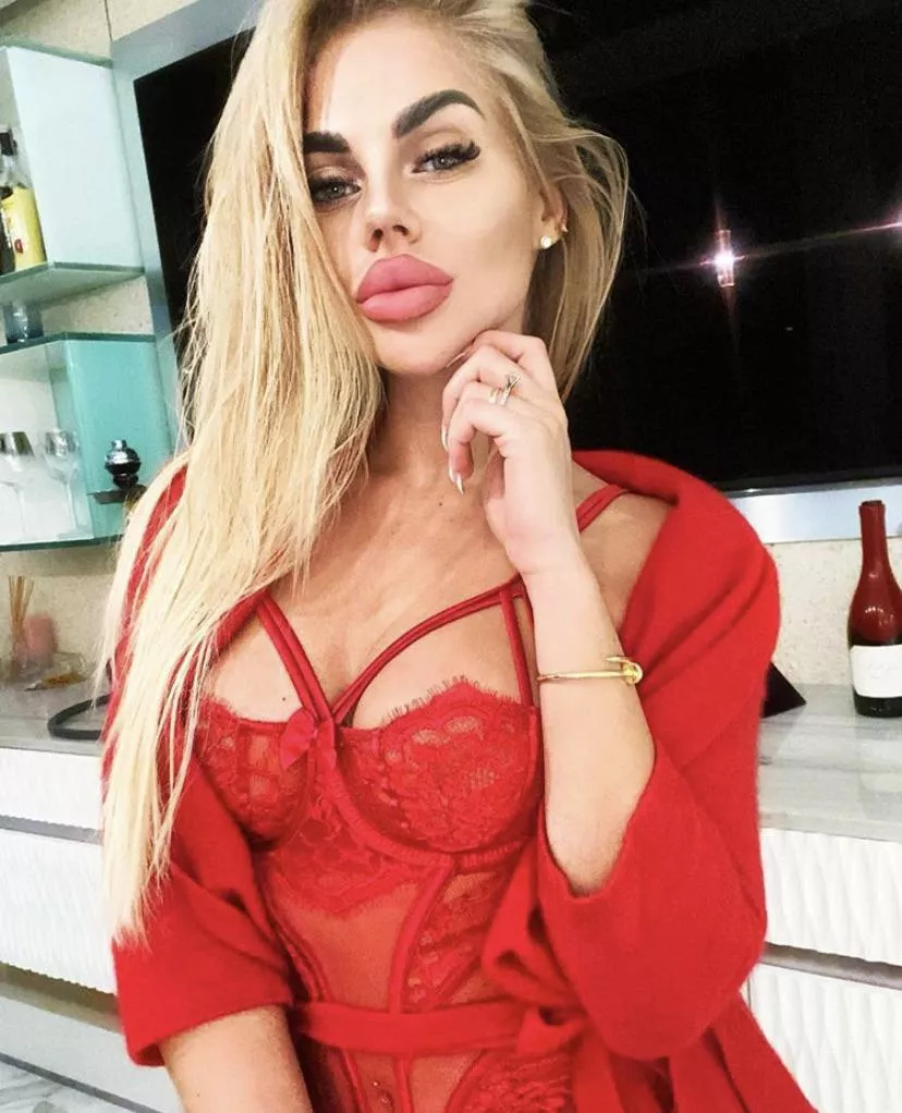 Kaminskaya posted by Lilscrappy212