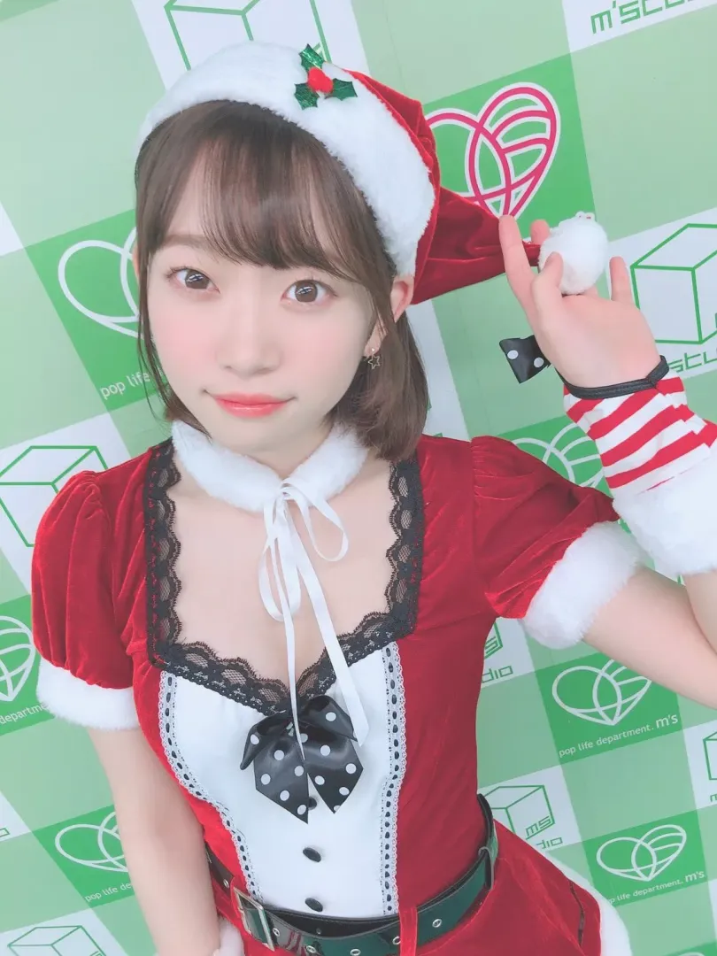 Kano Yura posted by Alarming-Highlight80