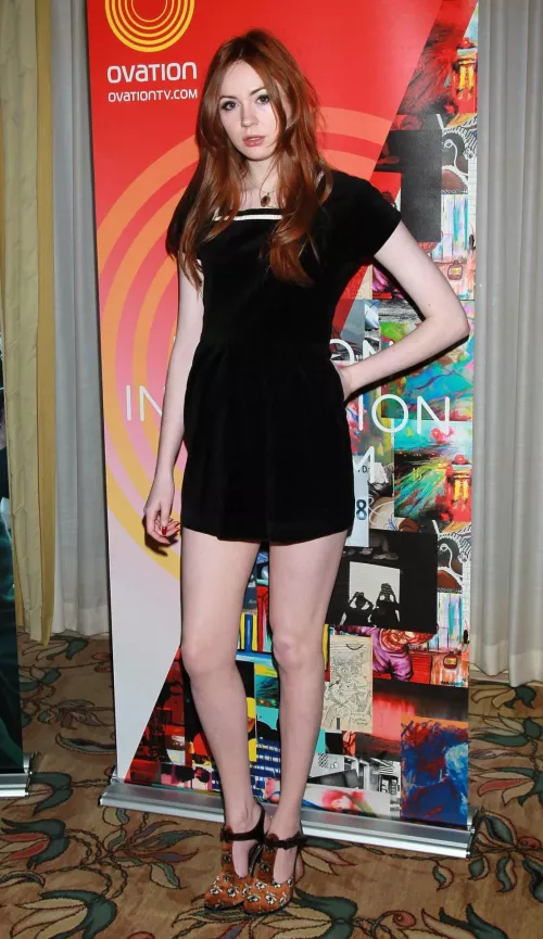 Karen Gillan by teainthetardis8