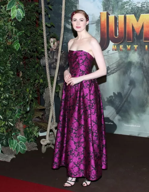 Karen Gillan by Ree-Ko