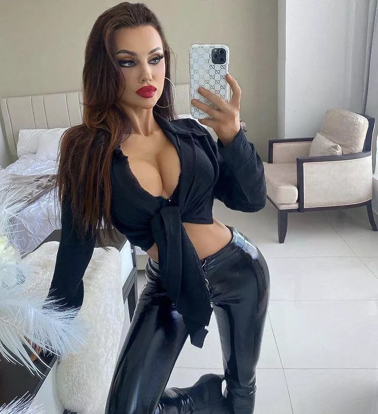 Kasia posted by whorlycarestho