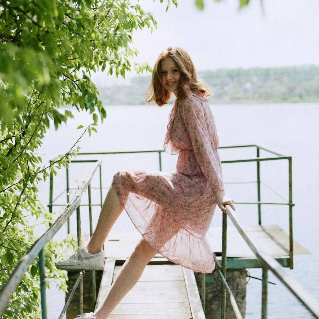 Katya Sitak posted by MintyFroggy