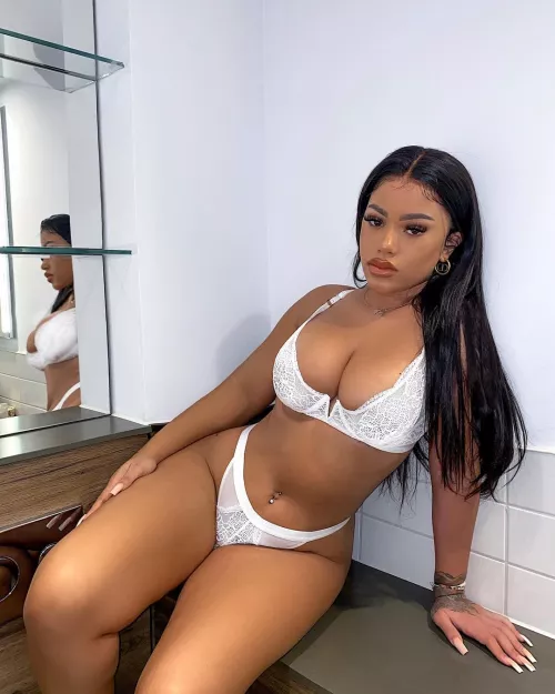 Kay Michelle by Poualonai