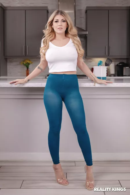 Kayla by Hot_Recording1521