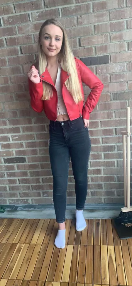 Keep your eyes on my socks honey by Amaliadarling