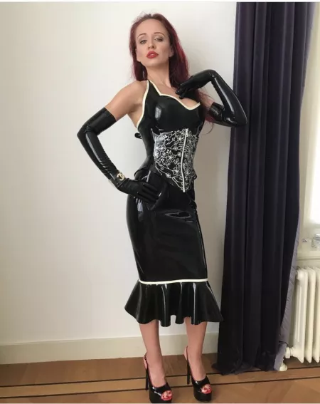 Keep your heels, head and standards high. by Onemistressfernanda