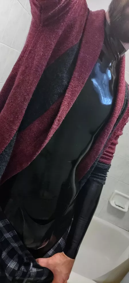 Keeping cozy with my new catsuit under some pajamas [M26] by RubberMoth