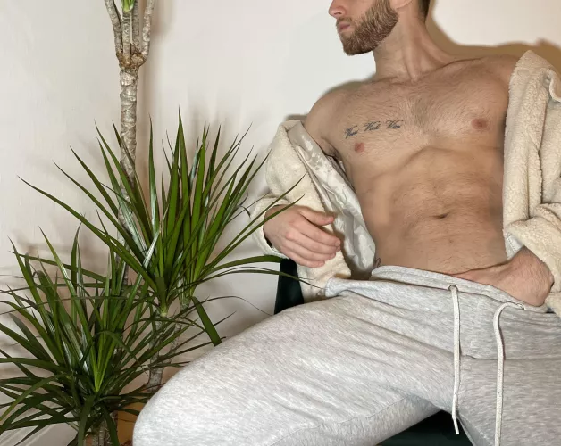 Keeping it open by Fitcookieface