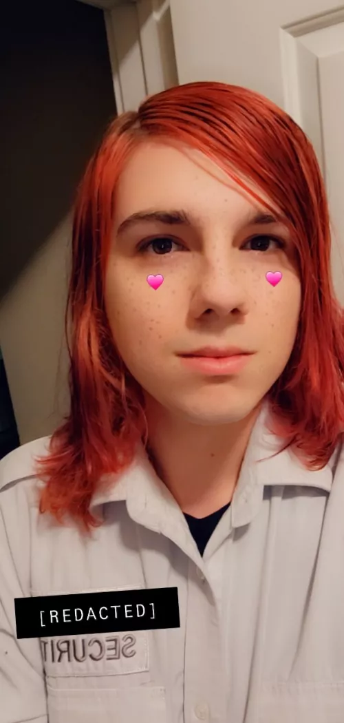 Keeping things fem even at work! by OsaBlue