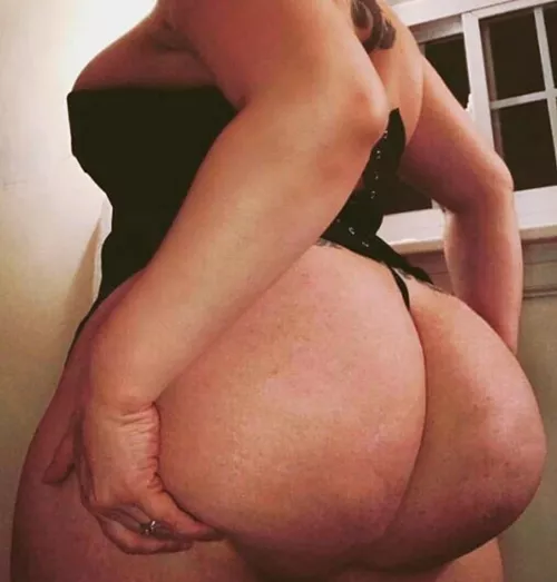 Kelly by KingoftheFist