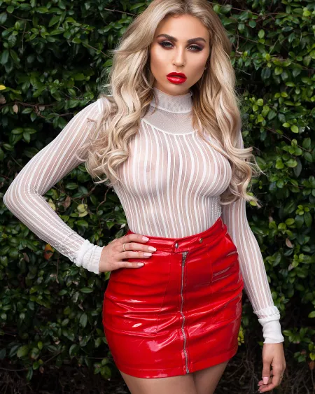 Khloe perfectly balancing slutty and classy by WhoredrobeMod