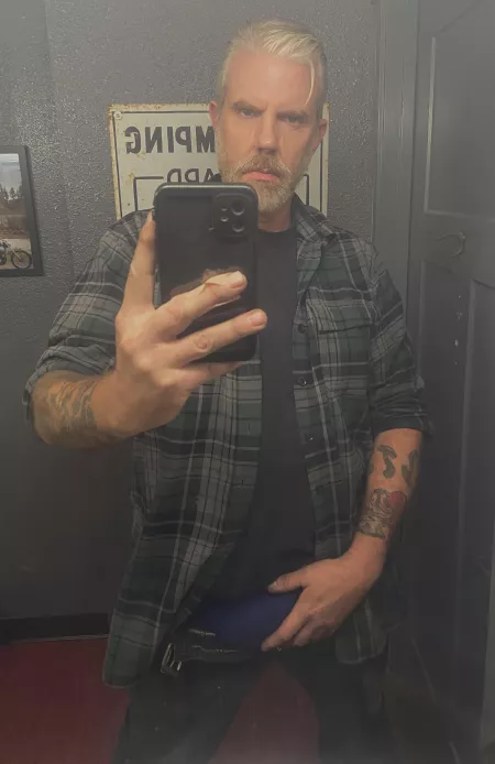 Kidless dilf? Is that a thing? by lowsider666