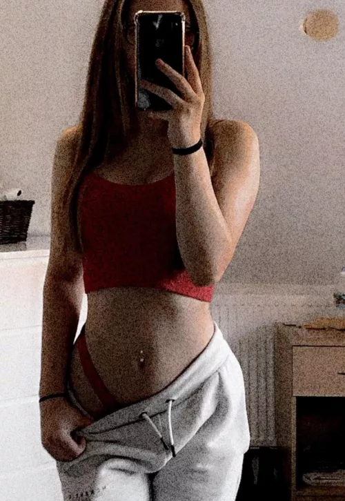 Kik Chels0307x - Anyone tribbing girls like her? by Brainz8008