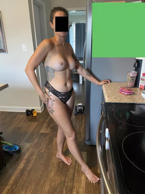 Kik jayjuliet26 with a sample. Tons of pics and videos, if you have stripping videos big plus. SEND A SAMPLE! by jay-juliet