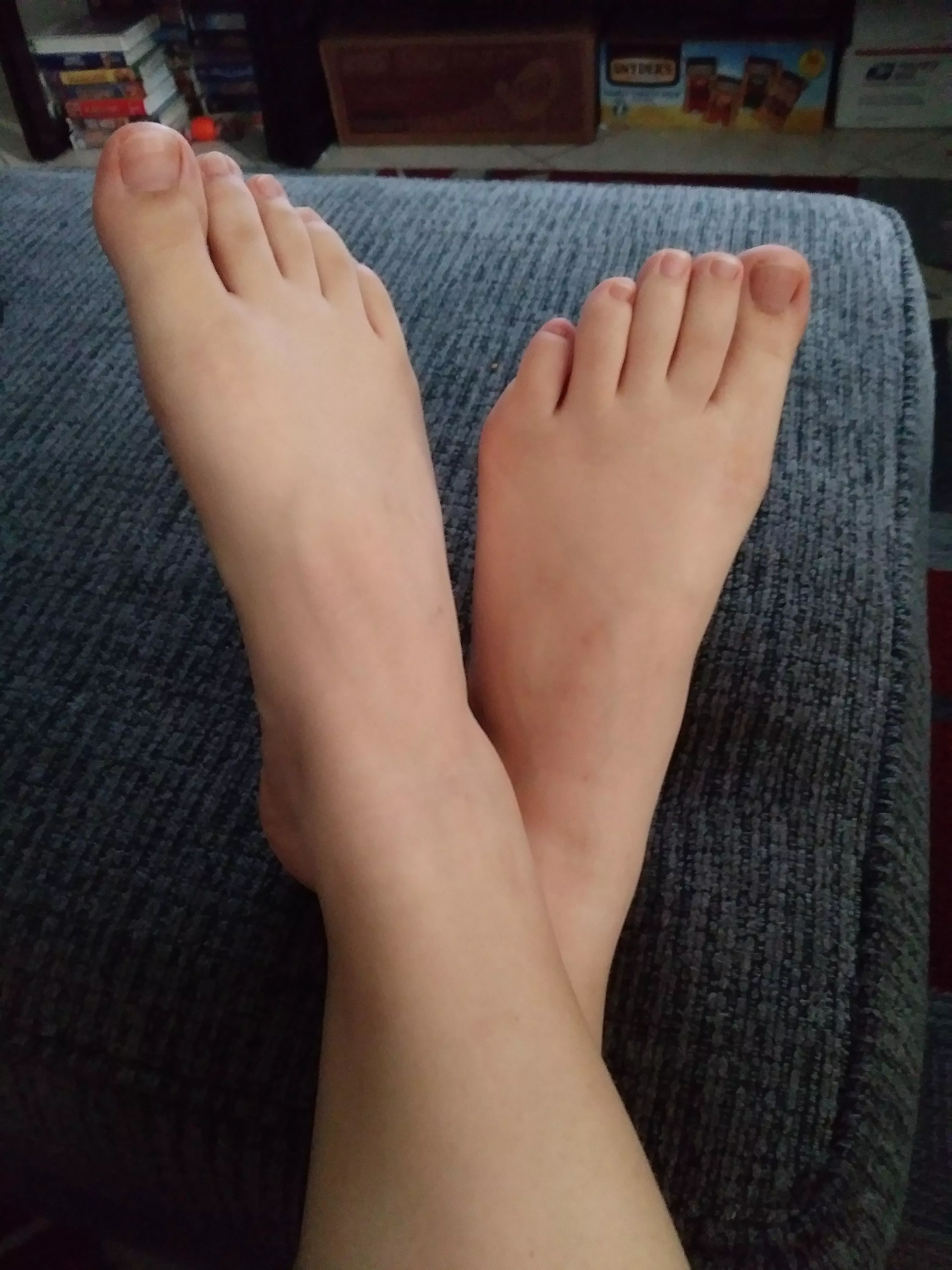 Kik me @freefallwithmee accepting requests 😉 posted by freefallwithmee