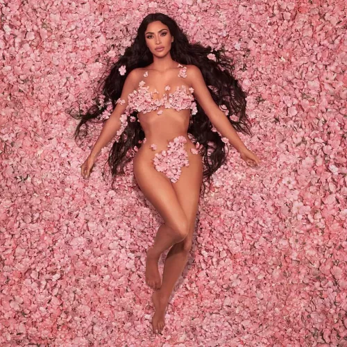 KIM KARDASHIAN by LOSANGELESTEENS