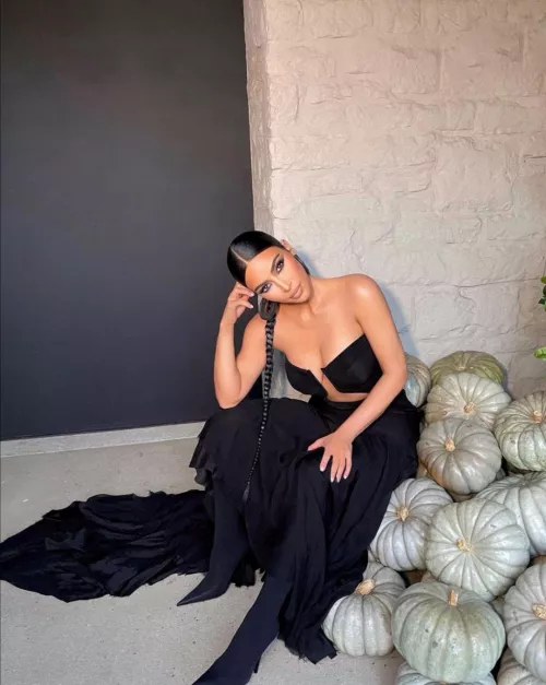 Kim loves pumpkins by Curryismyguy