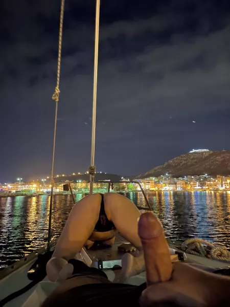 Kinda exhibistionist by Chichinelos