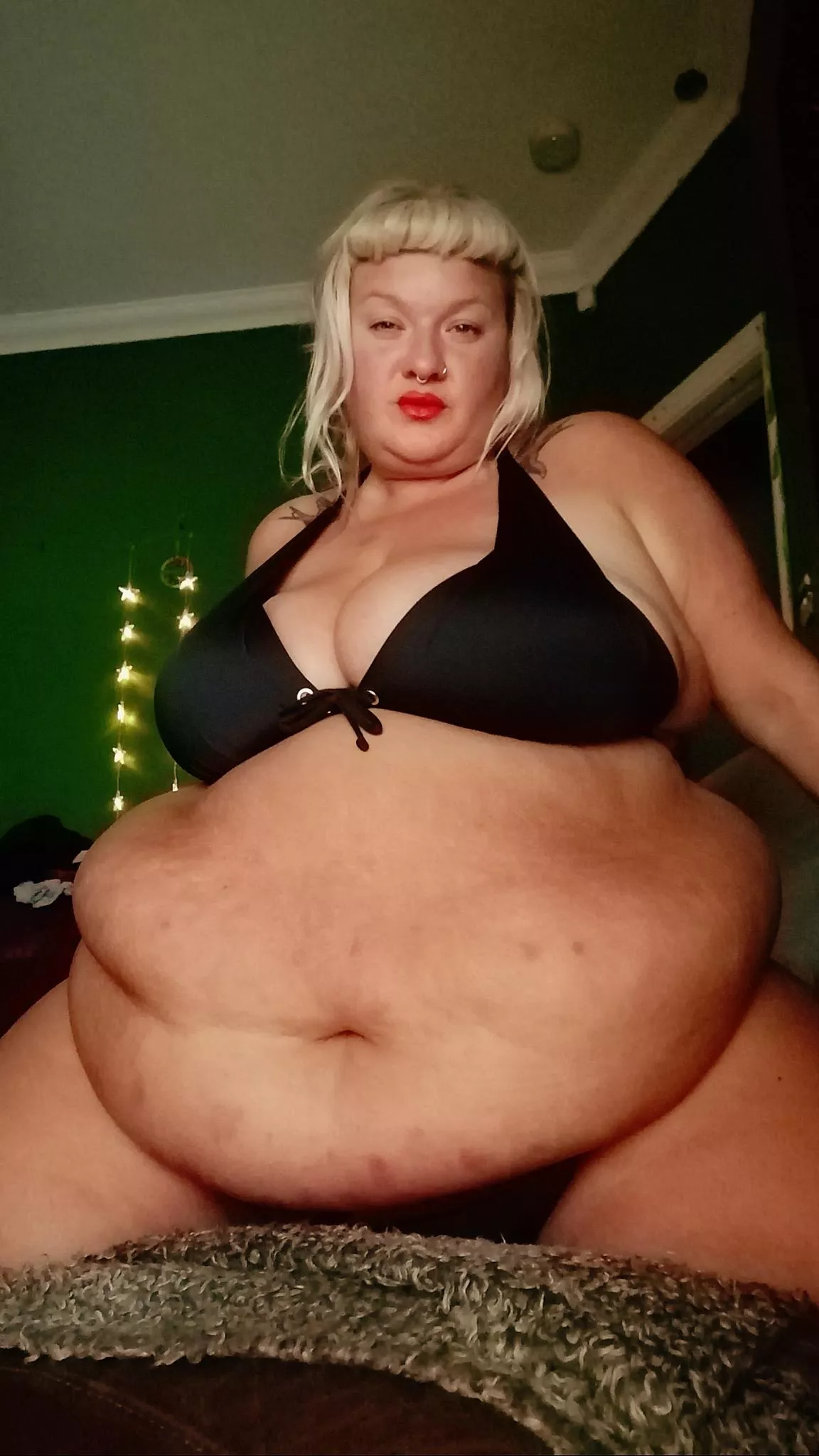 Kinda full 😊 posted by WeirdNStuff