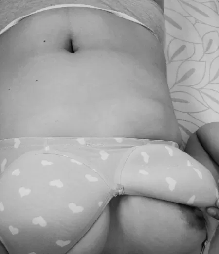 Kis kis ko pinch krne ke? by shady_slut