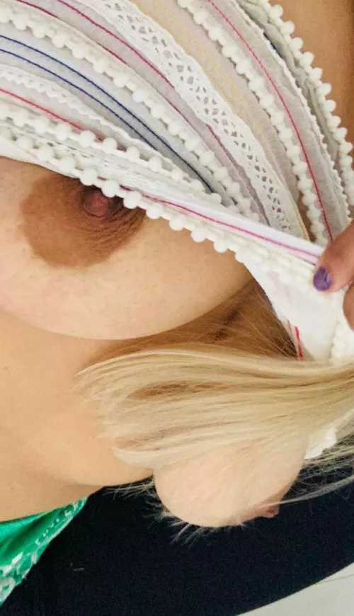 Kiss goodnight 👄 by Azulabb