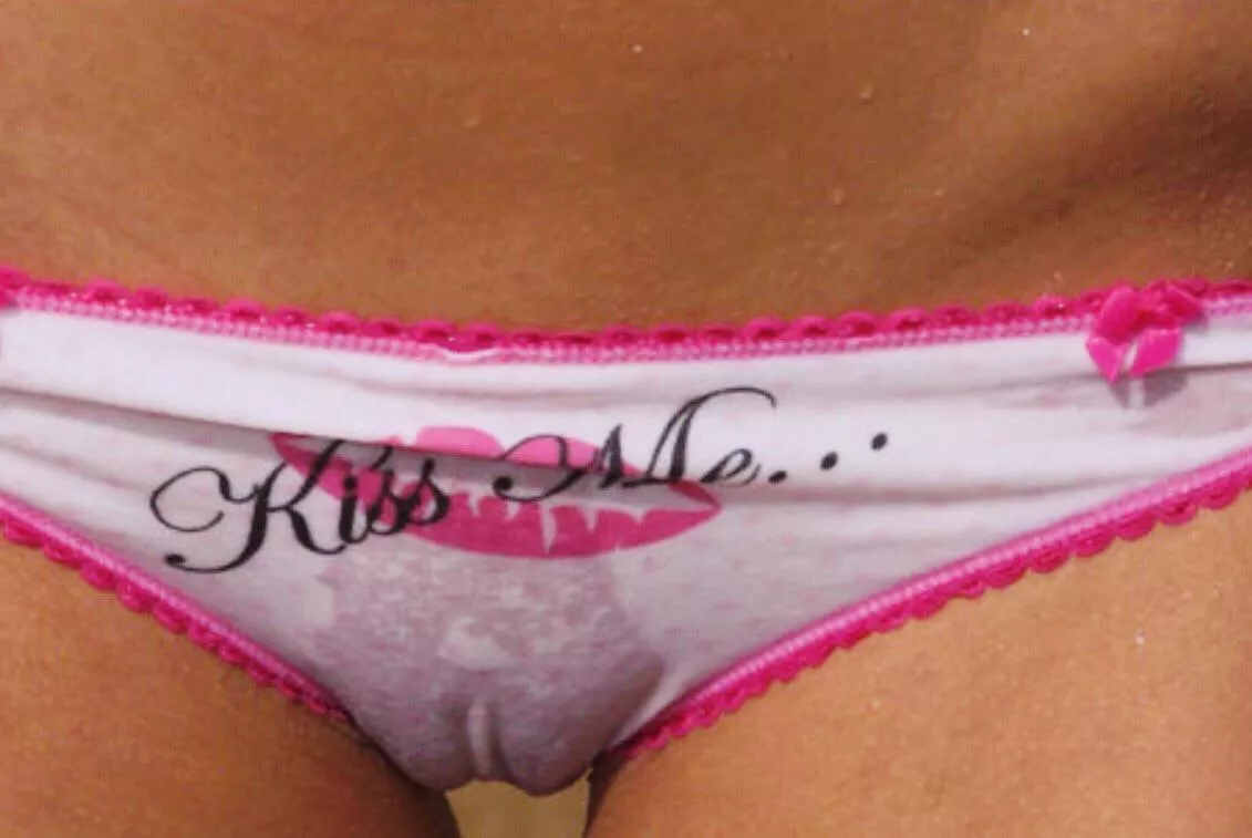 Kiss it posted by HailToTheChimp