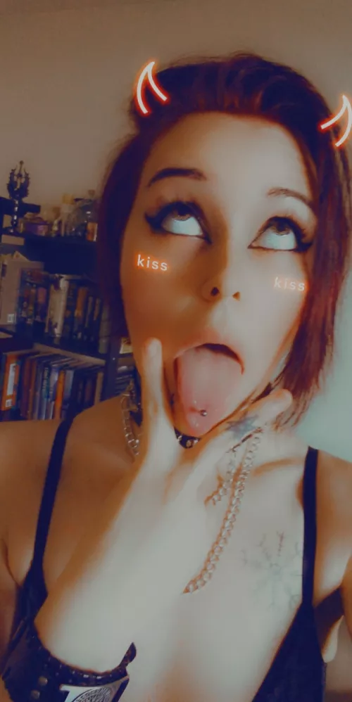 Kiss kiss 😘 by ar_le_fay