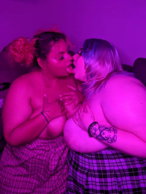 Kiss kiss 💋 by avauchiha69