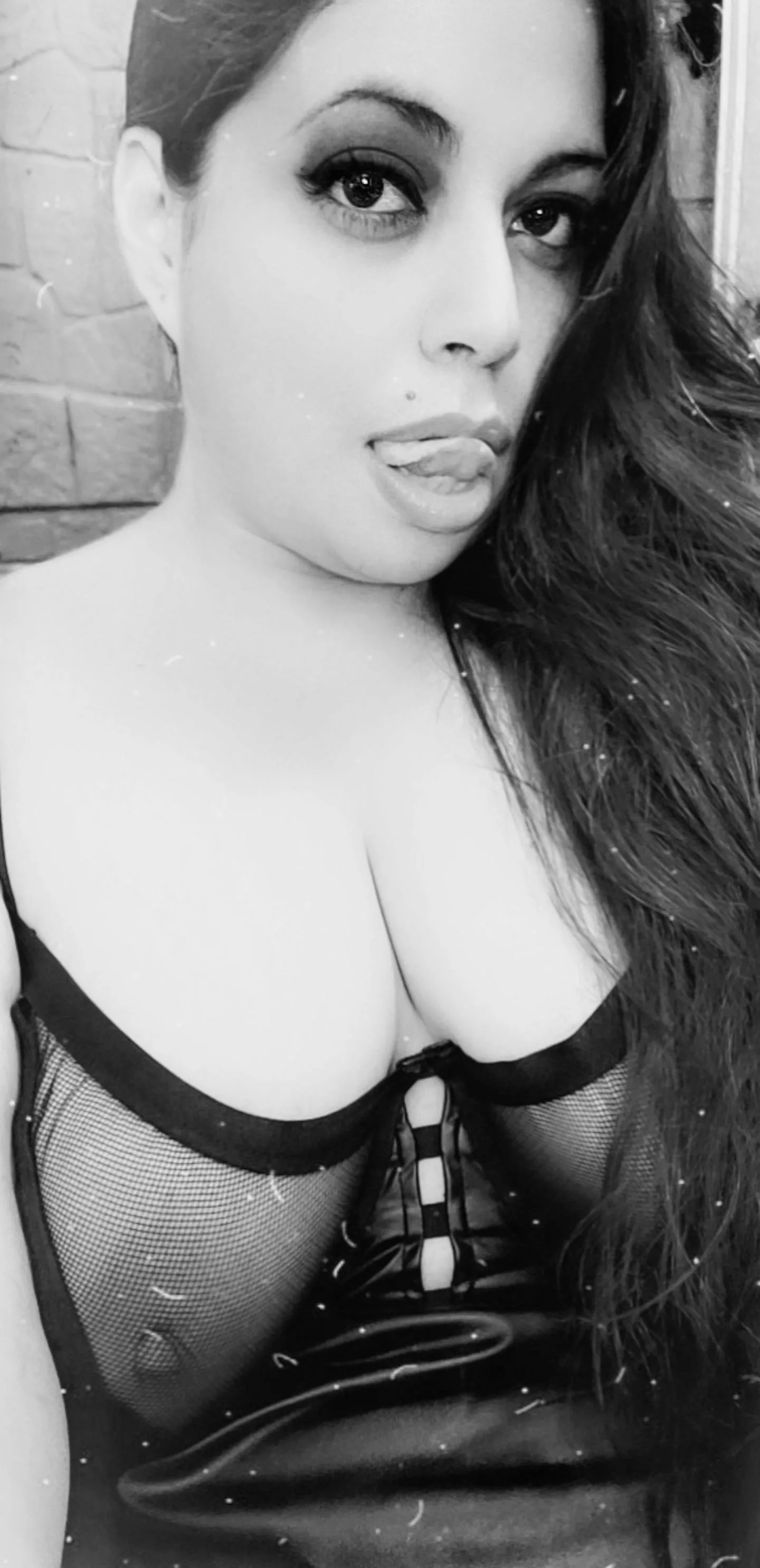 Kiss me 💜 posted by VixenCupcake