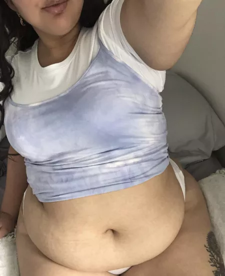 Kiss me and tell me I’m yours. by sxtonurface