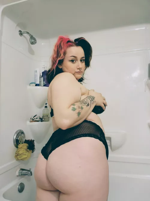 kiss me ass ..... please by soodnid