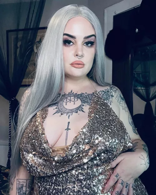 Kiss me at midnight? by thenightmareqveen