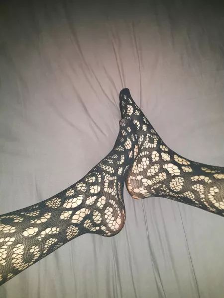 kiss my feet 💕 by Bamlover