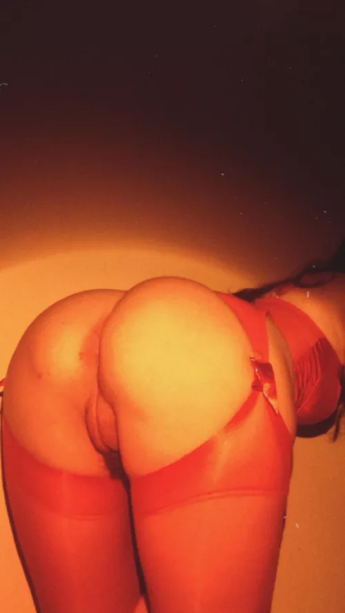 kiss my lips? by DinkyBum