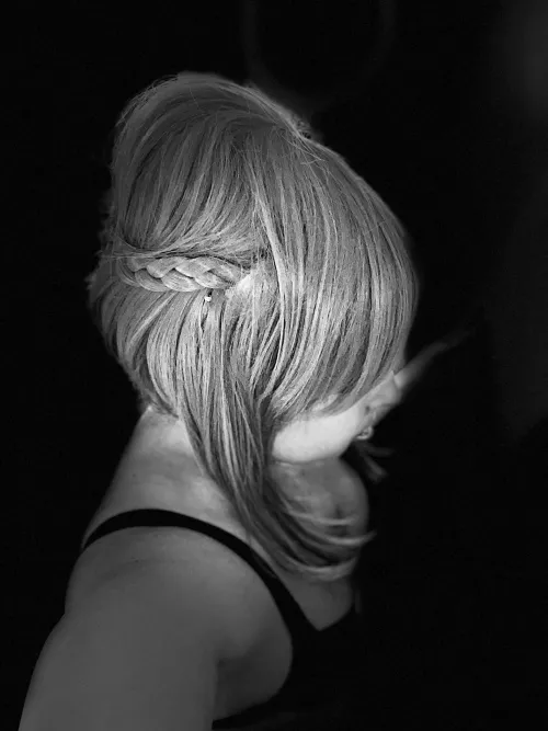 Kiss my neck Bite me Pull my hair Trace my spine Hold me down Use your tongue Make me moan Don’t stop til’ I’m shaking. by chloethefae