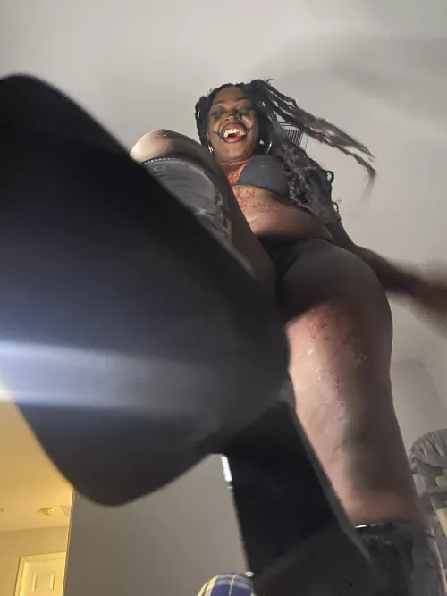 Kiss my shoes by L_ol-a