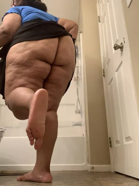 Kiss my soles 🫐 by Br0wn_Babe