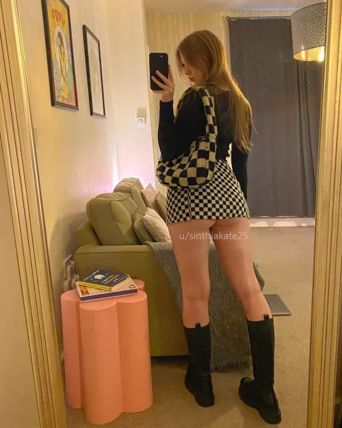 Kiss or Slap? by sinthiakate25