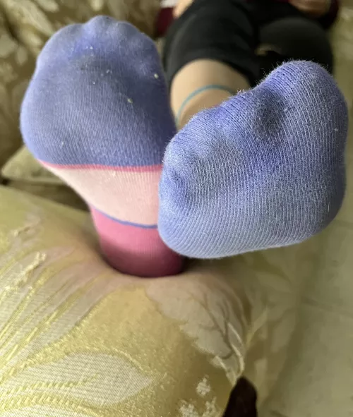 Kiss them goodnight [female] by bleupomme