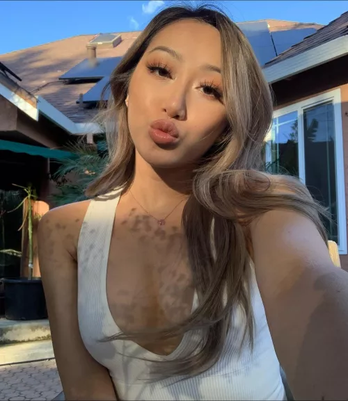 Kiss you by WetAzzPuzzy