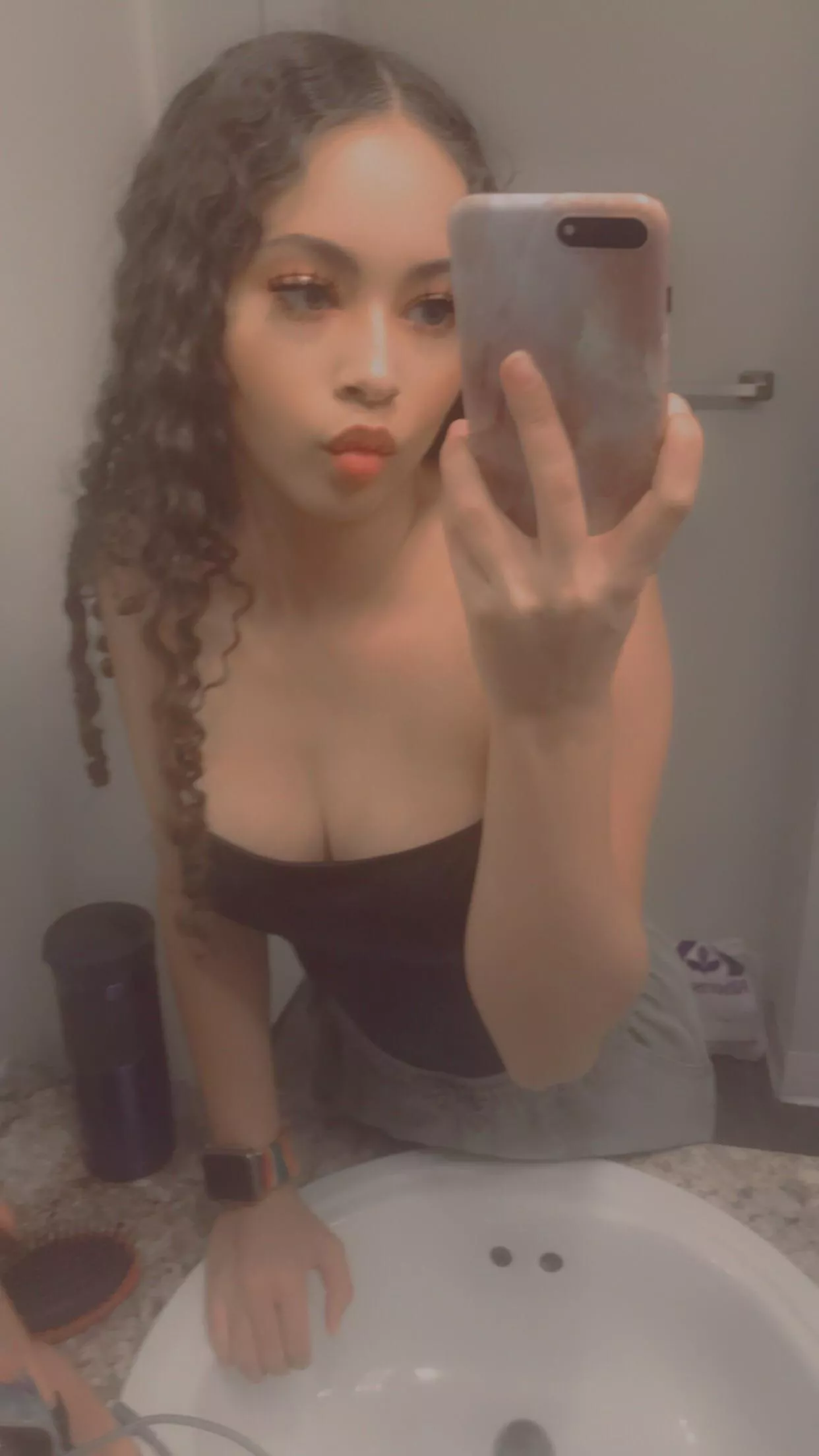 Kisses 😘 posted by Tyniasworld