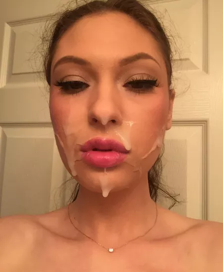 Kisses anyone?🥰 [oc] by [deleted]