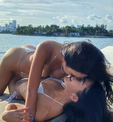 Kissing in bikinis by 23snappy