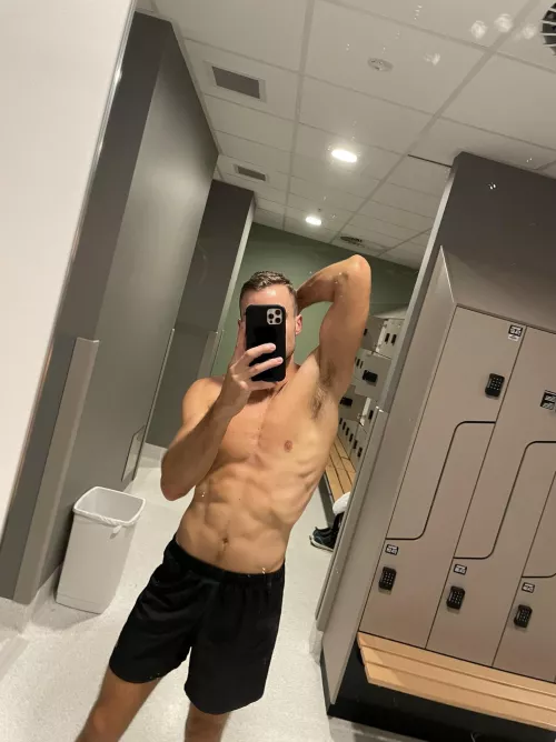 Kiwi pits by nzer800